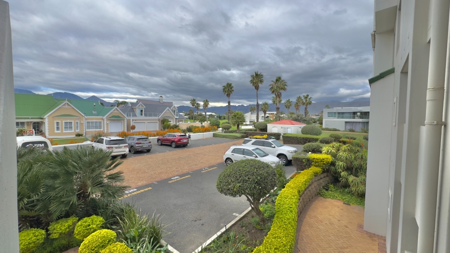 4 Bedroom Property for Sale in Greenways Golf Estate Western Cape